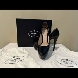 Prada “Venice Chic” black patent leather shoes size:37.5